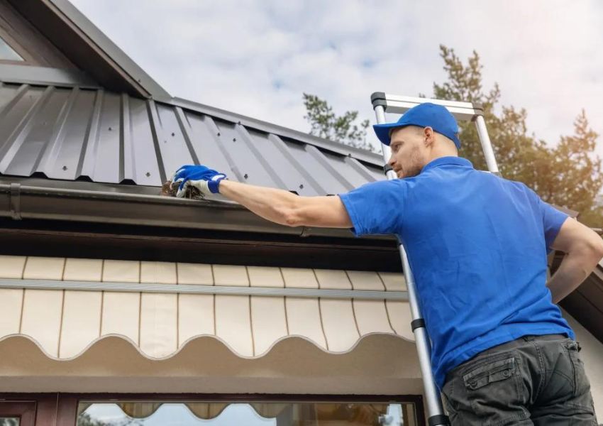 Expert Commercial Gutter Cleaning Services